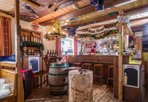 Gezellige kelderbar